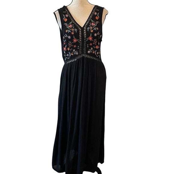 World Market Black Multicolor Floral Embroidered Kayla Maxi Dress Sz S/M - Picture 2 of 9